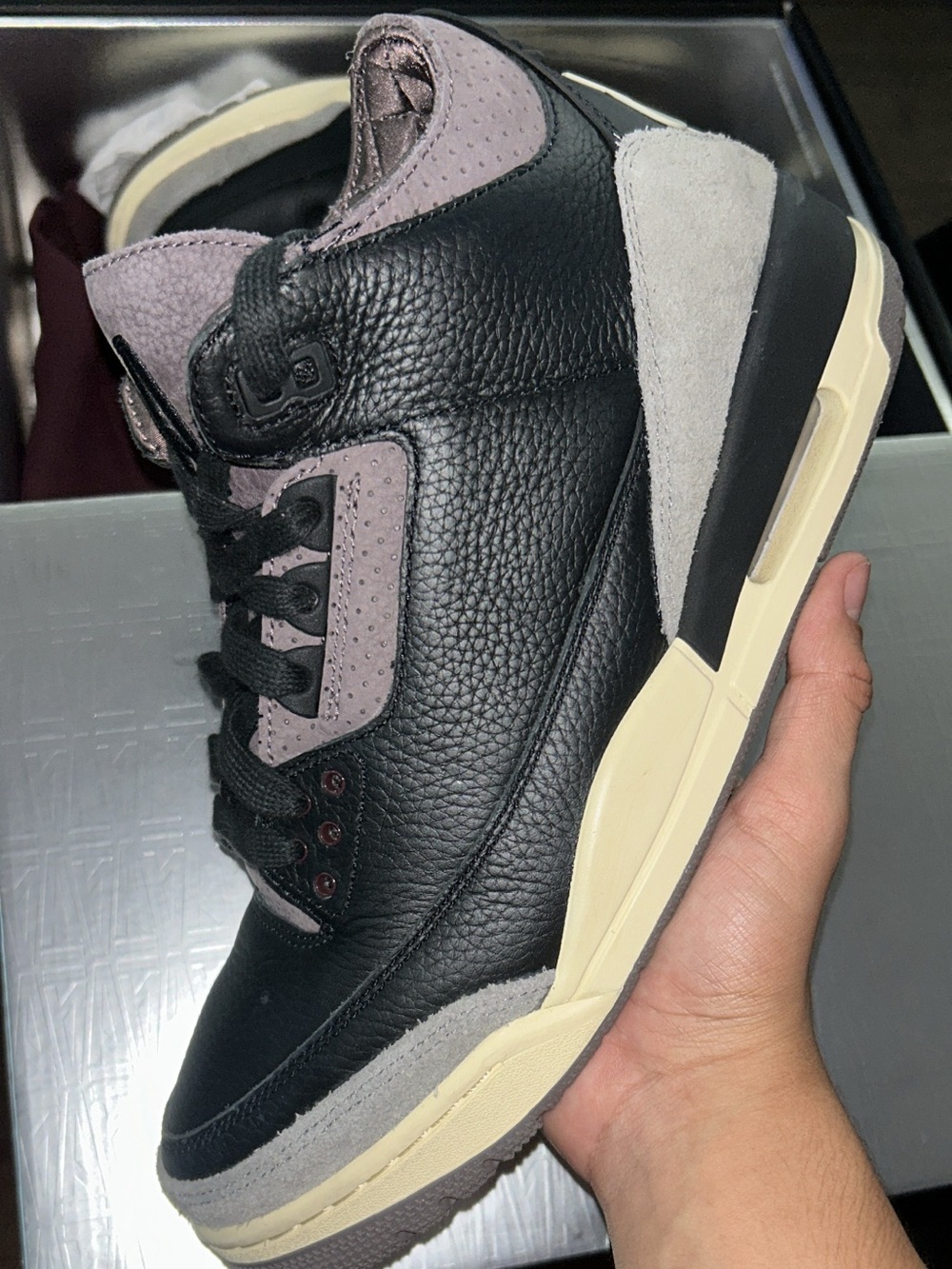 A Ma Maniére x Air Jordan 3
Retro "While You Were Sleeping"